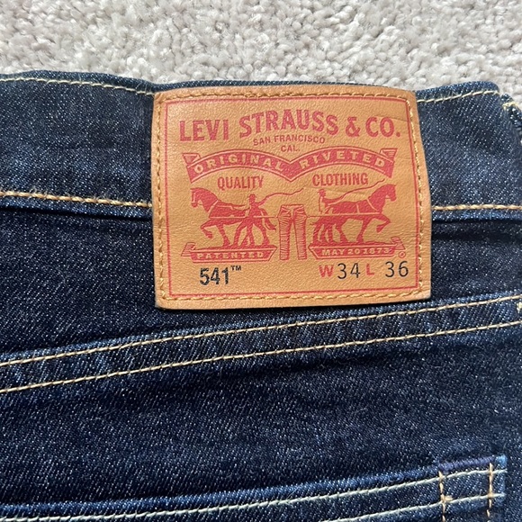 NWOT Men’s Levi Jeans - Picture 4 of 5